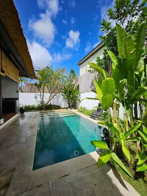 Villa Kupukupu Balangan Uluwatu  Uluwatu (Bali)